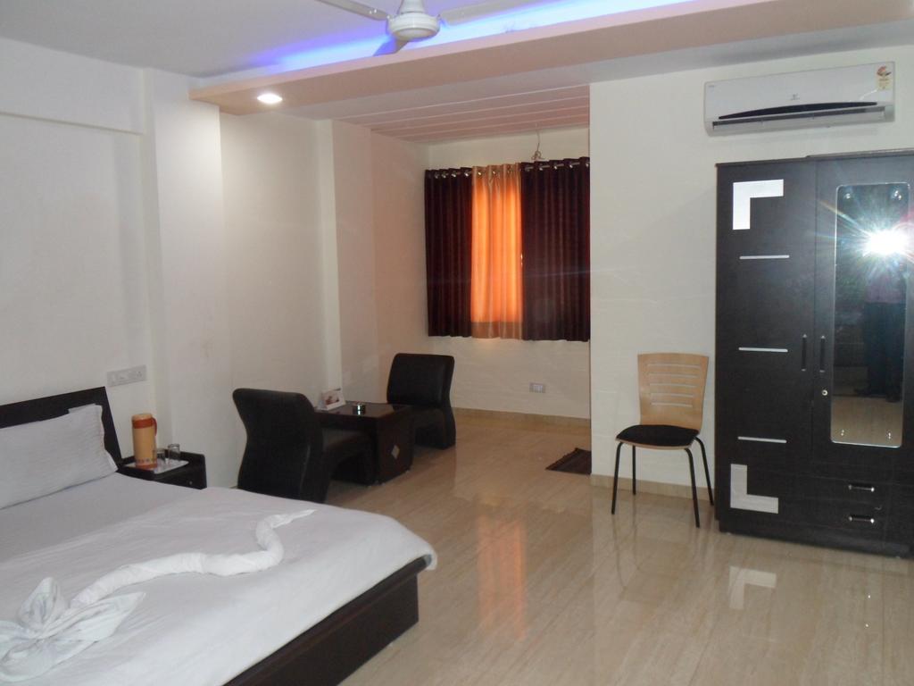Hotel Rajdeep Inn Ahmadábád Exteriér fotografie